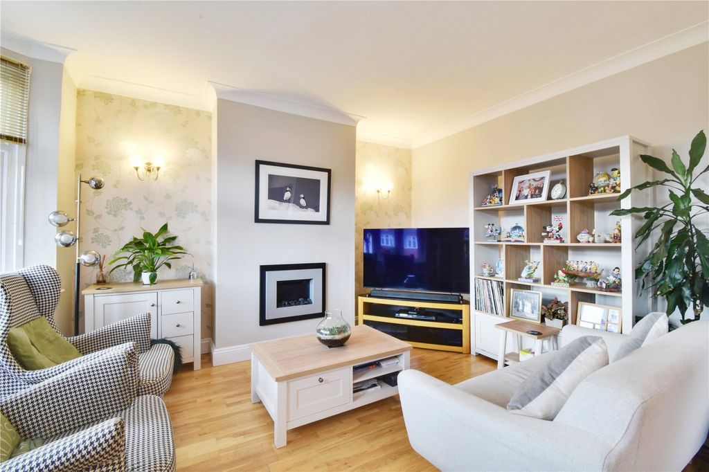 Property photo 2 of 18 Picture No. 01