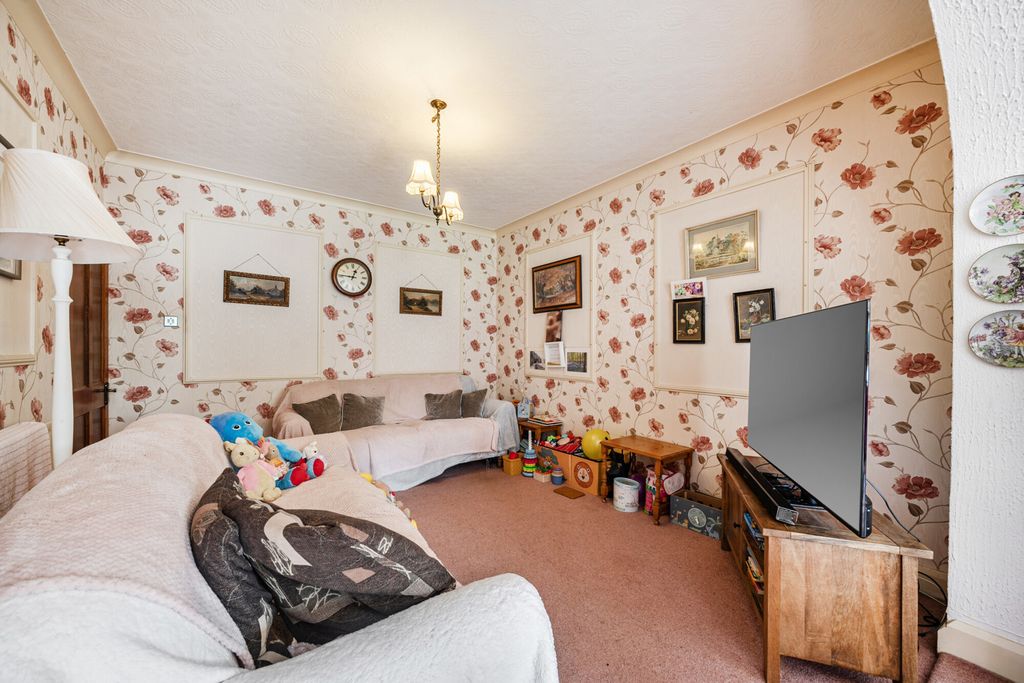 Property photo 2 of 22 1429914-12-69B824...