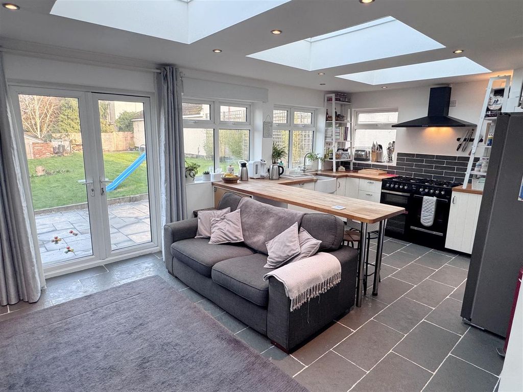 Property photo 2 of 21 Kitchen Breakfast 1.Jpg