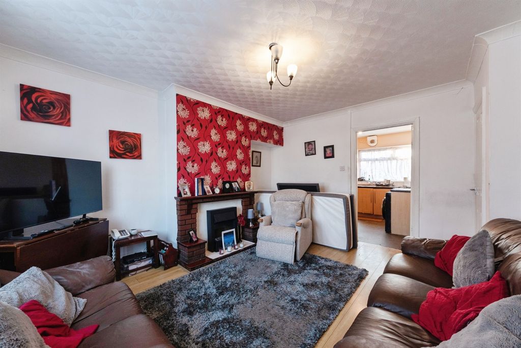 Property photo 3 of 17