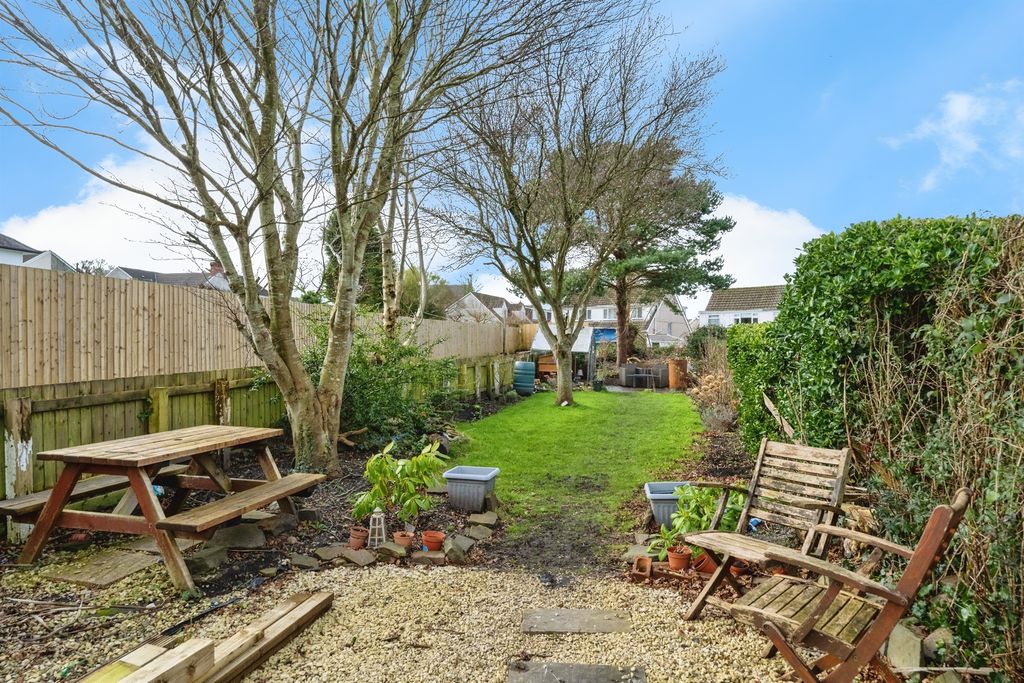 Property photo 2 of 20