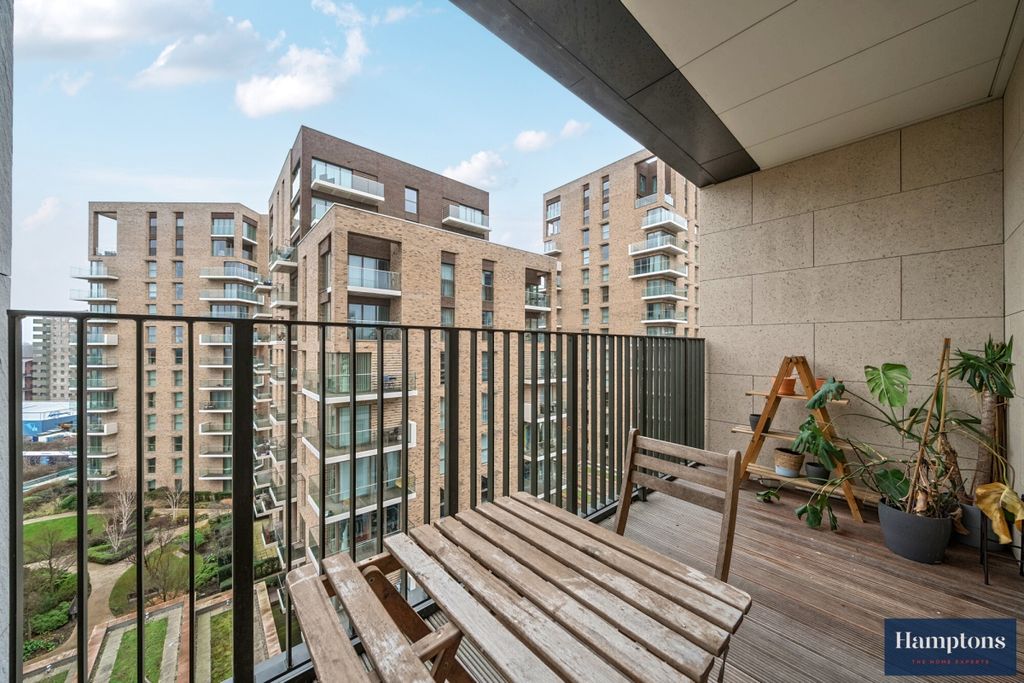 Property photo 2 of 27