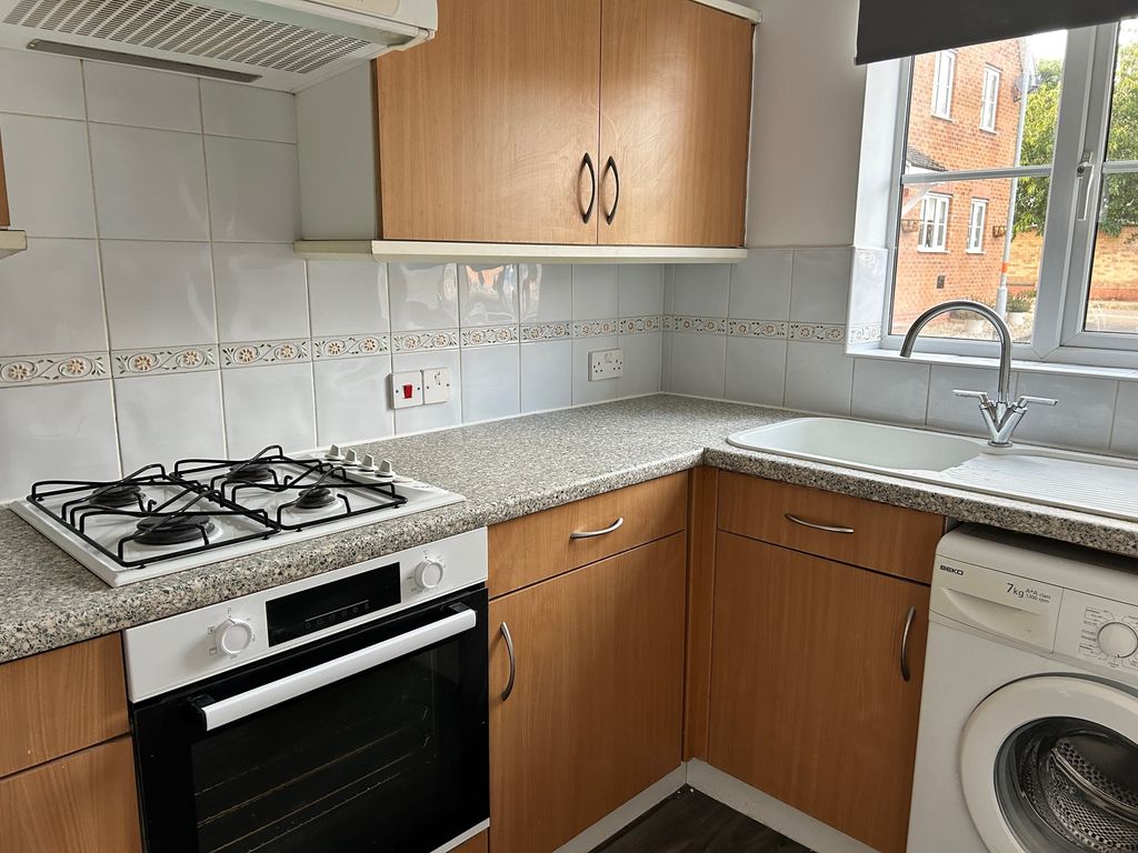 Property photo 3 of 9 Kitchen