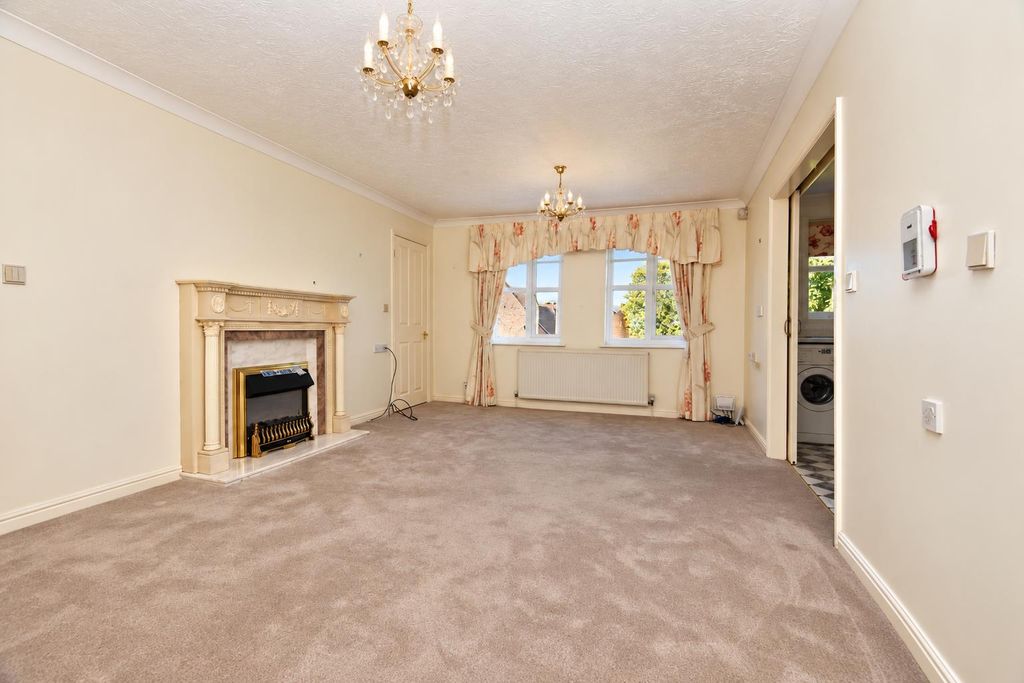 Property photo 2 of 12 Photos (10).Png