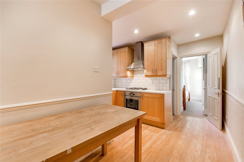 Property photo 3 of 6