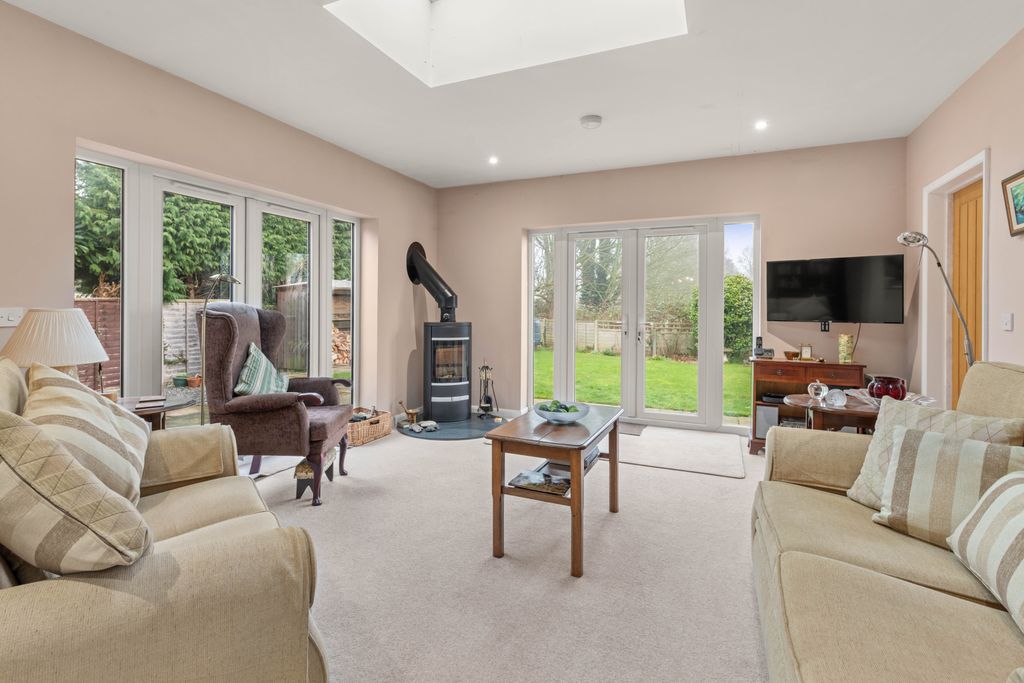 Property photo 2 of 32