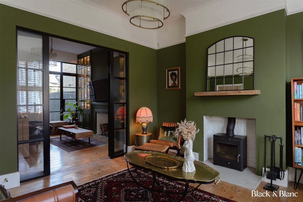 Property photo 2 of 27 Living Room