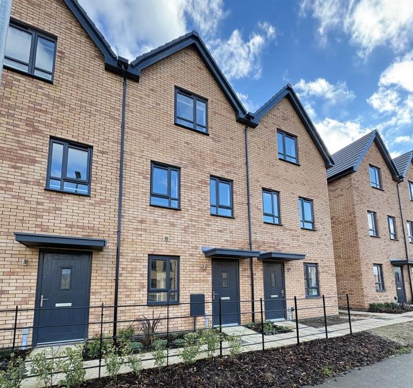 Property photo 1 of 3