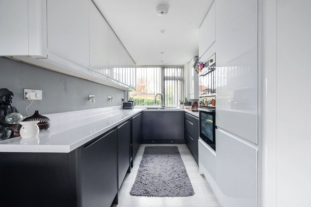 Property photo 3 of 13 Picture No. 15