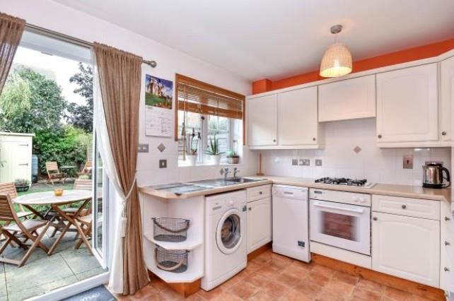 Property photo 2 of 14 Kitchen