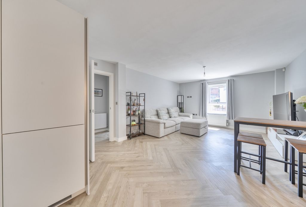 Property photo 1 of 10 1478613-9-6A35433...