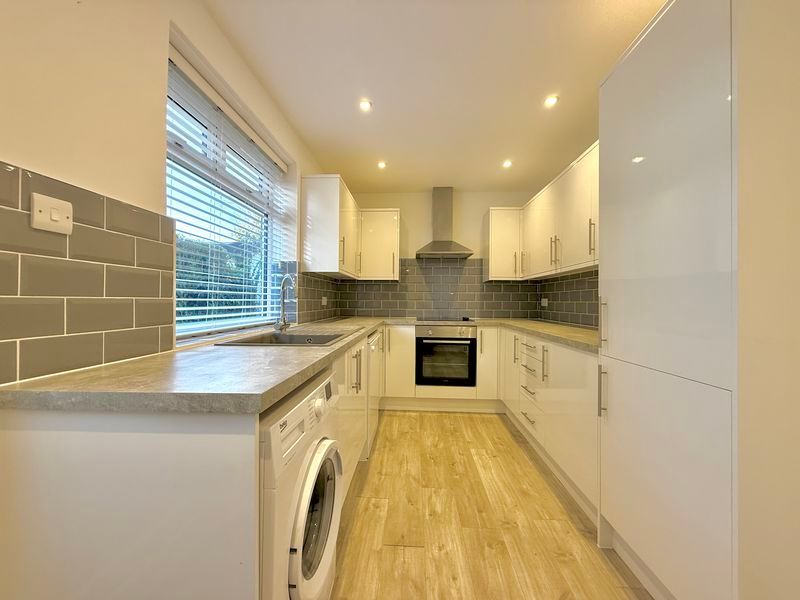 Property photo 3 of 16 Kitchen