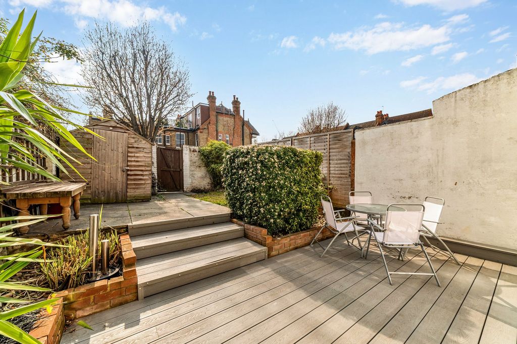 Property photo 3 of 17