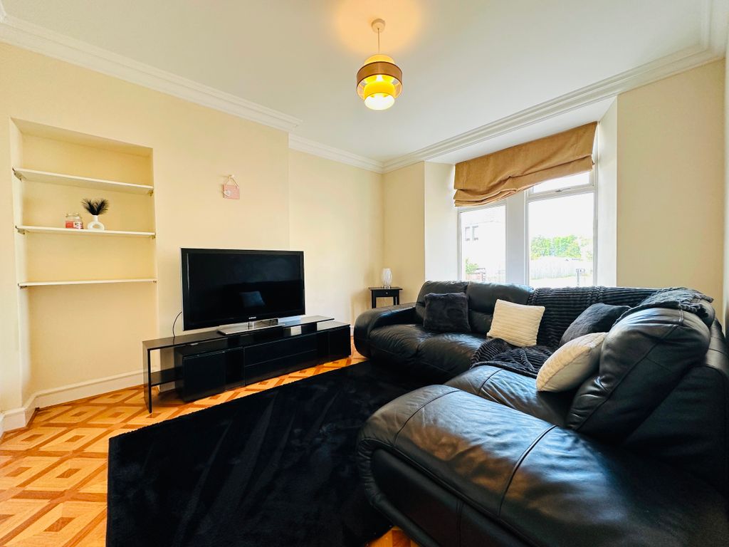 Property photo 2 of 25