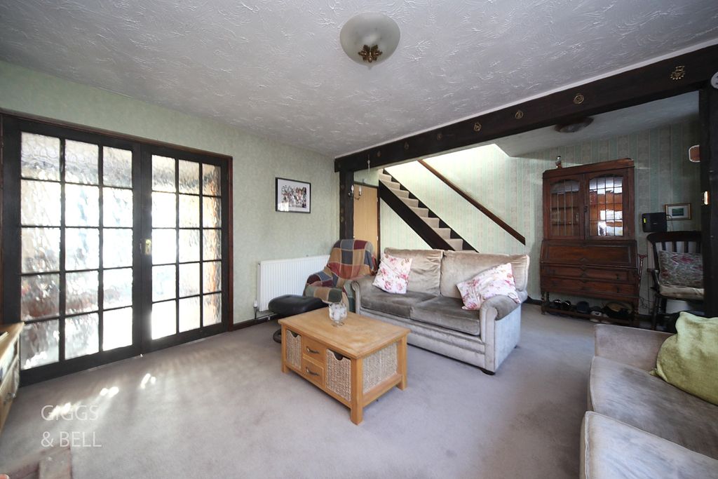 Property photo 2 of 18 4836531