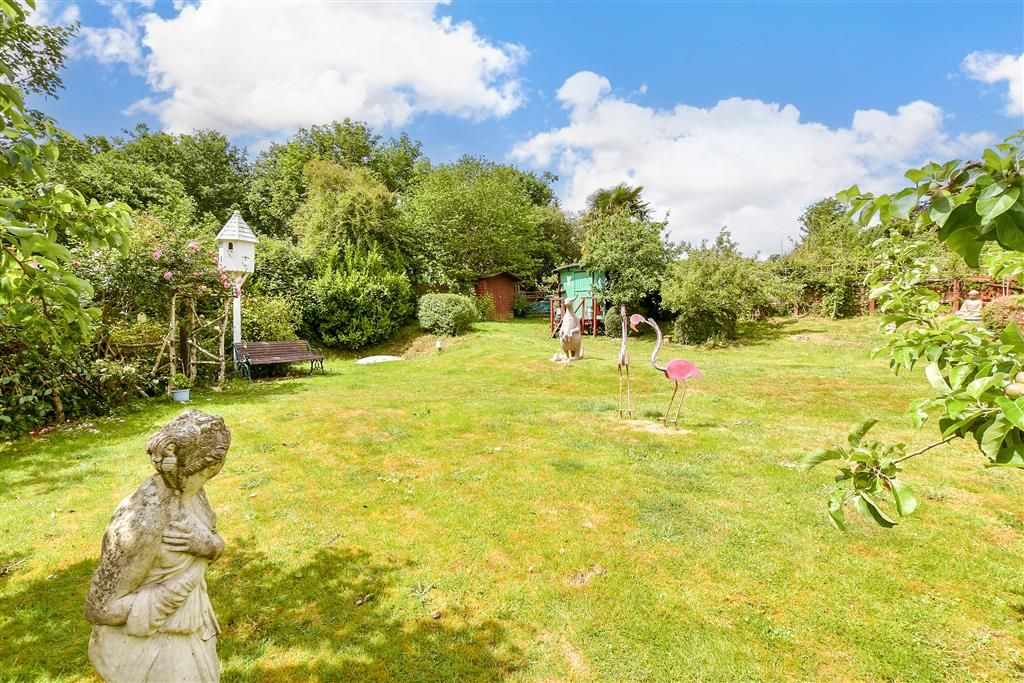 Property photo 3 of 18 Front Garden