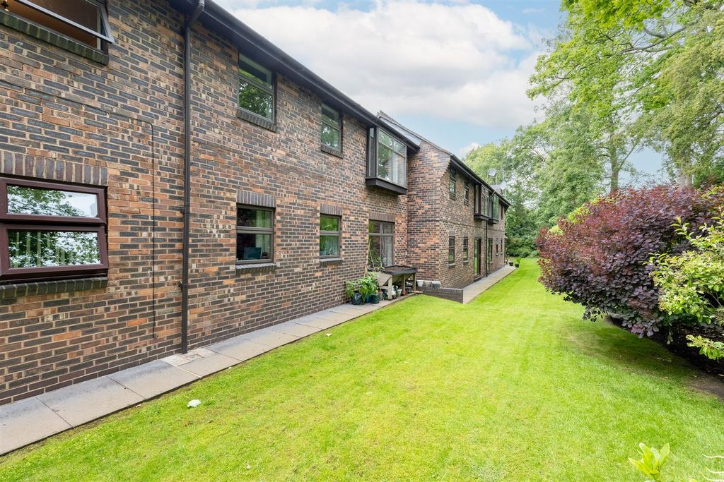 Property photo 1 of 16 17Rectoryclose-14.Jpg