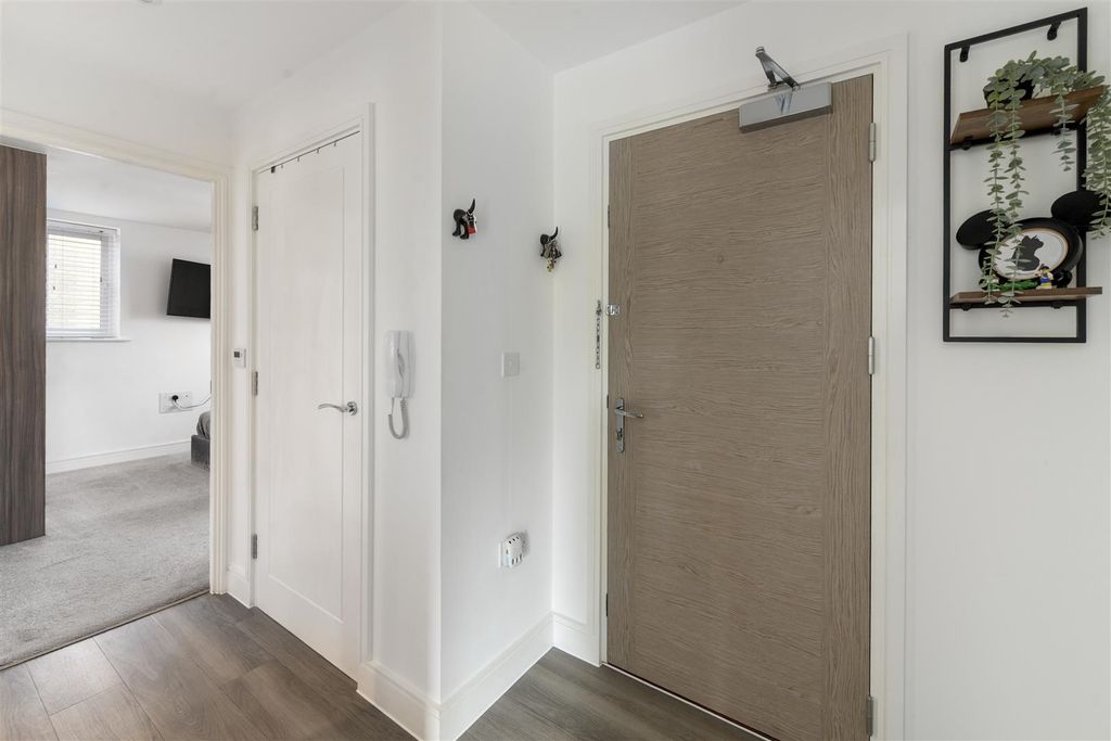 Property photo 2 of 14 Flat2Westland02.Jpg