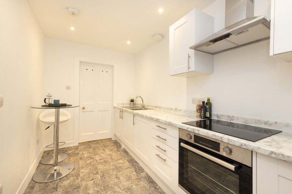 Property photo 2 of 31