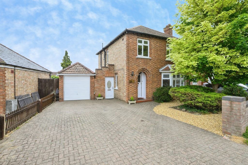 Property photo 1 of 21