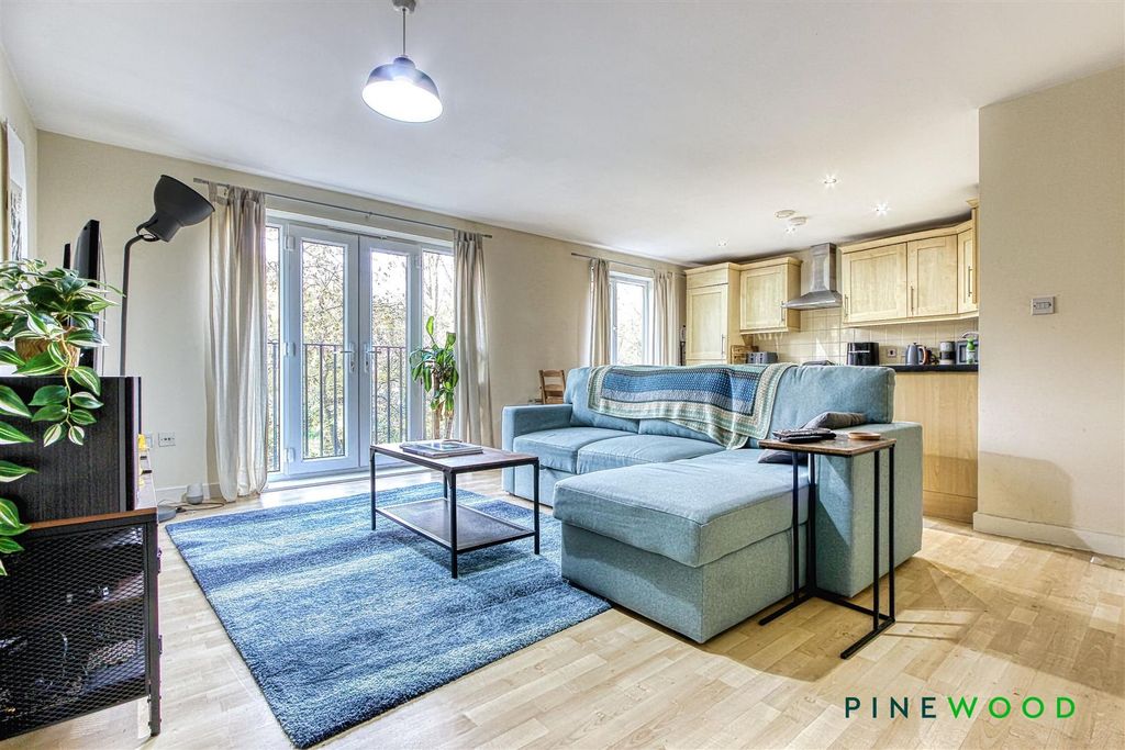 Property photo 1 of 12 Kitchen/Lounge/Diner