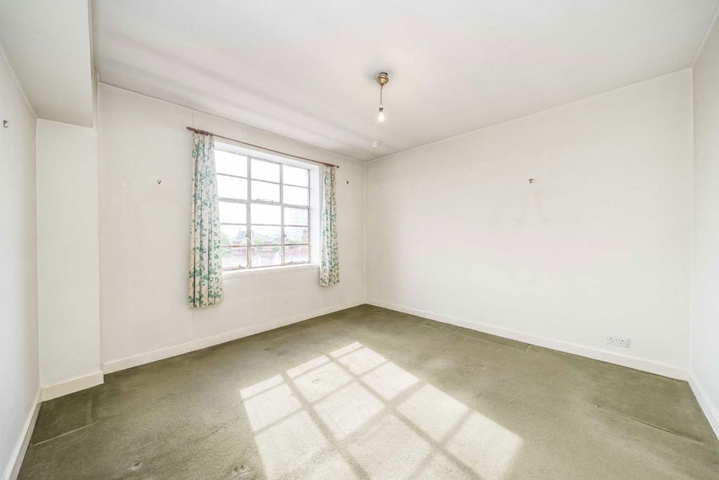 Property photo 2 of 4
