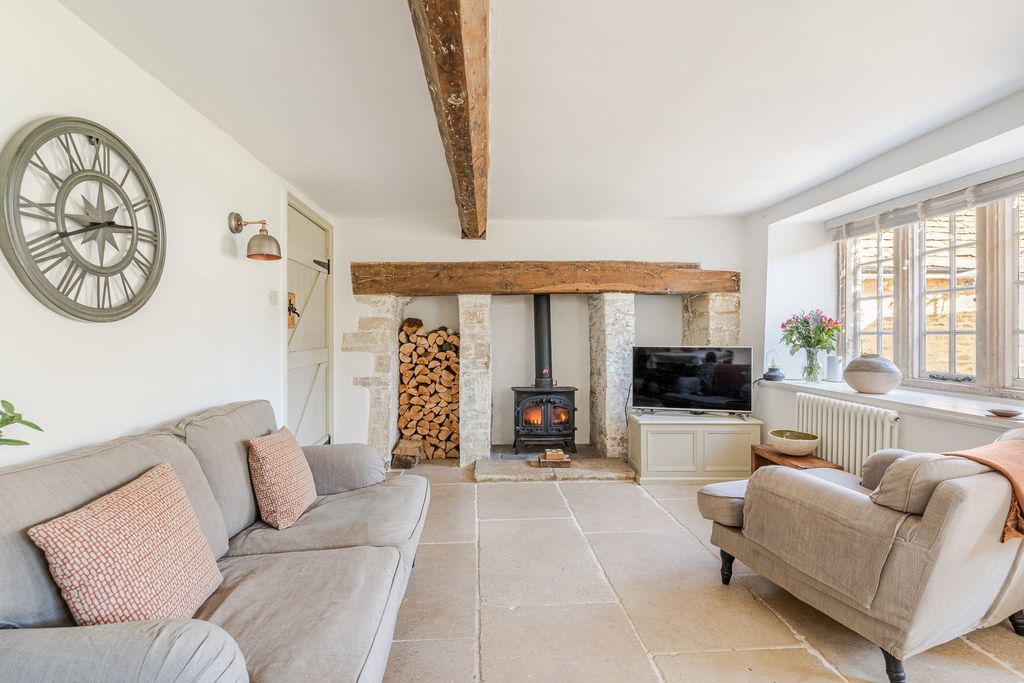 Property photo 3 of 26