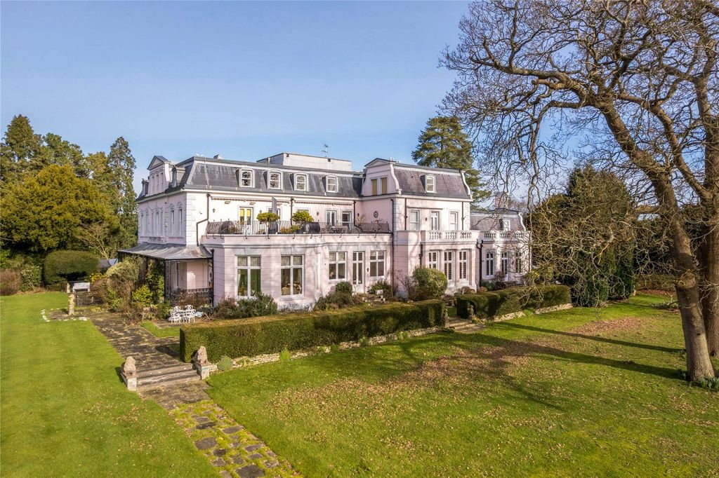 Property photo 2 of 22 Brockham Park House