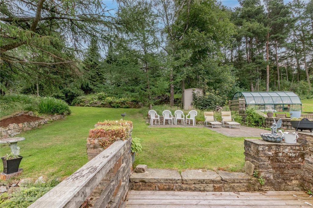 Property photo 3 of 32 Garden