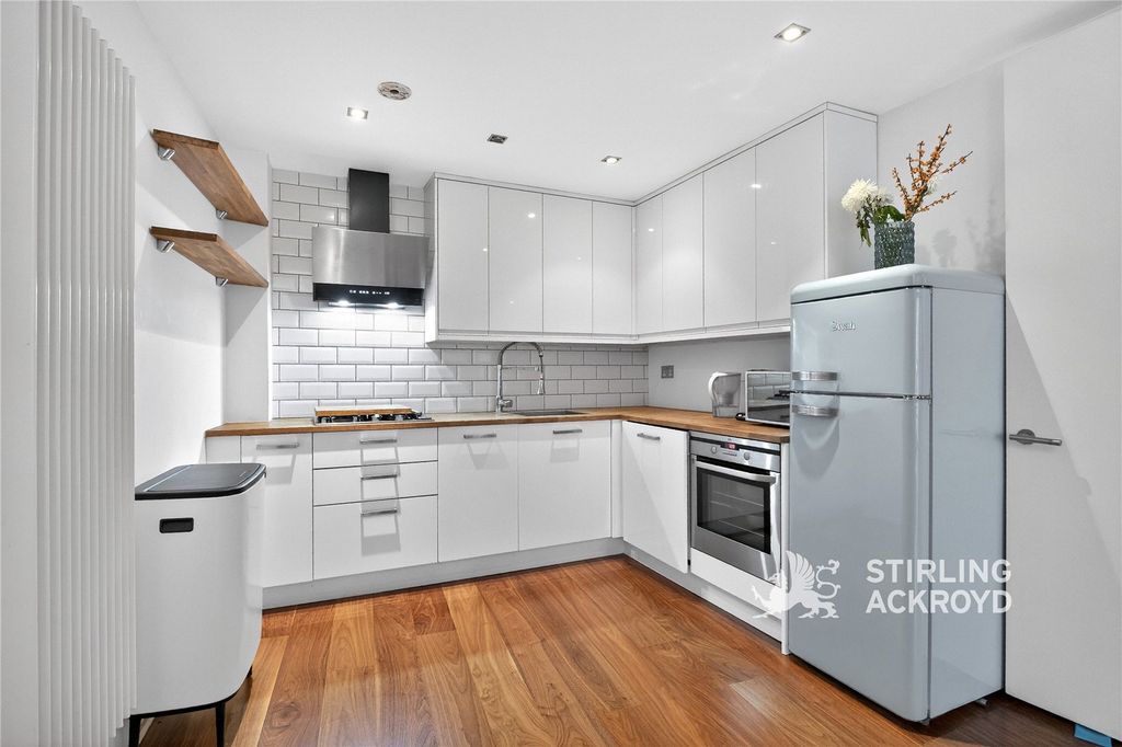 Property photo 2 of 19 Picture No. 15