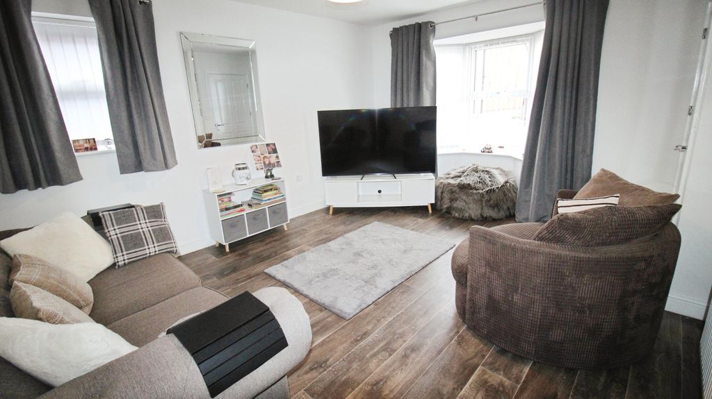 Property photo 2 of 18 Lounge.Jpg