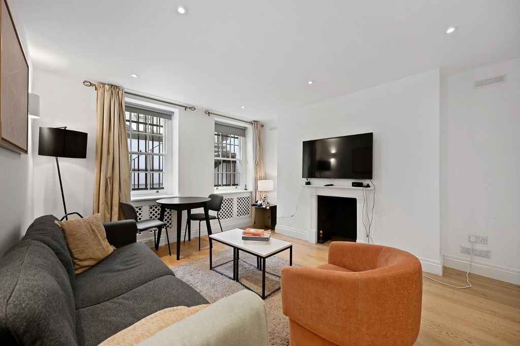 Property photo 1 of 12 Rctec- Flat 1, 41 York Street- Reception 1 (1).Jpg