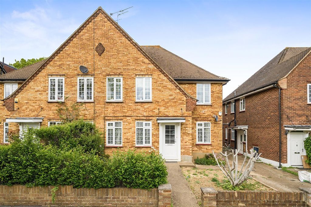 Property photo 1 of 19 Tolcarne Drive