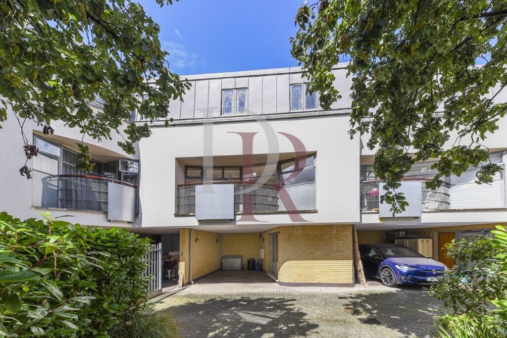Property photo 1 of 12 External