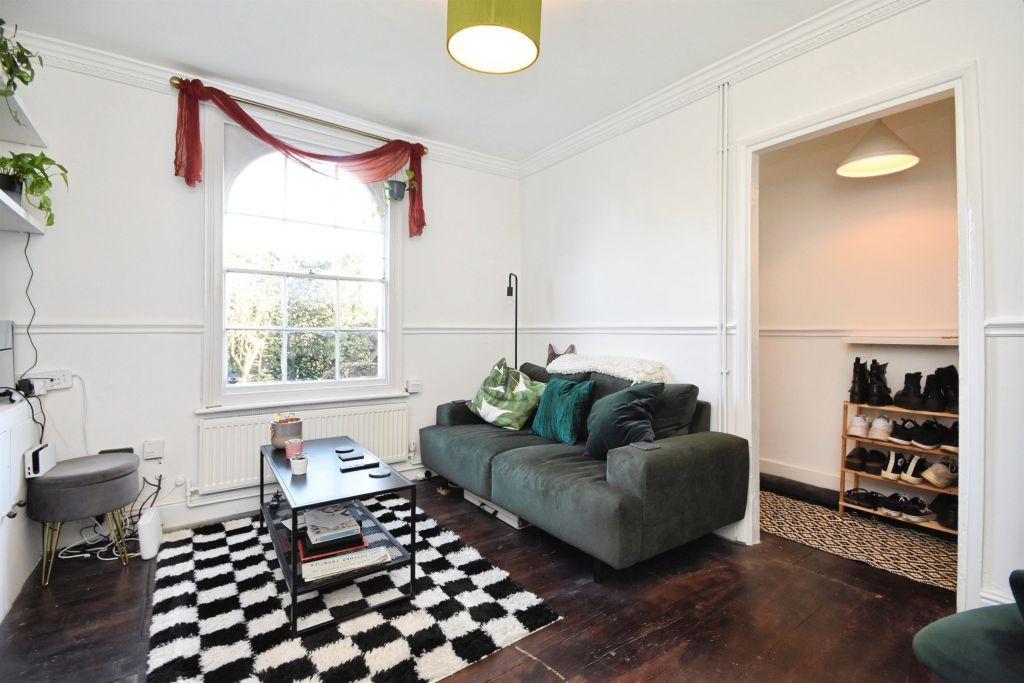 Property photo 3 of 12