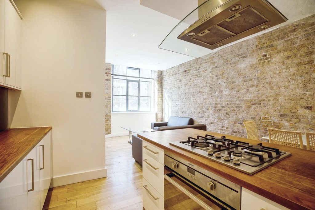 Property photo 2 of 15 0T7A7048-Hdr.Jpg