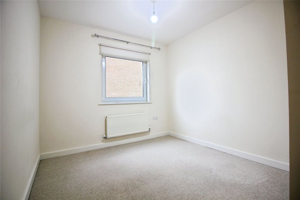 Additional image 6 of 2 bed flat for saleHavergate Way, Reading RG2