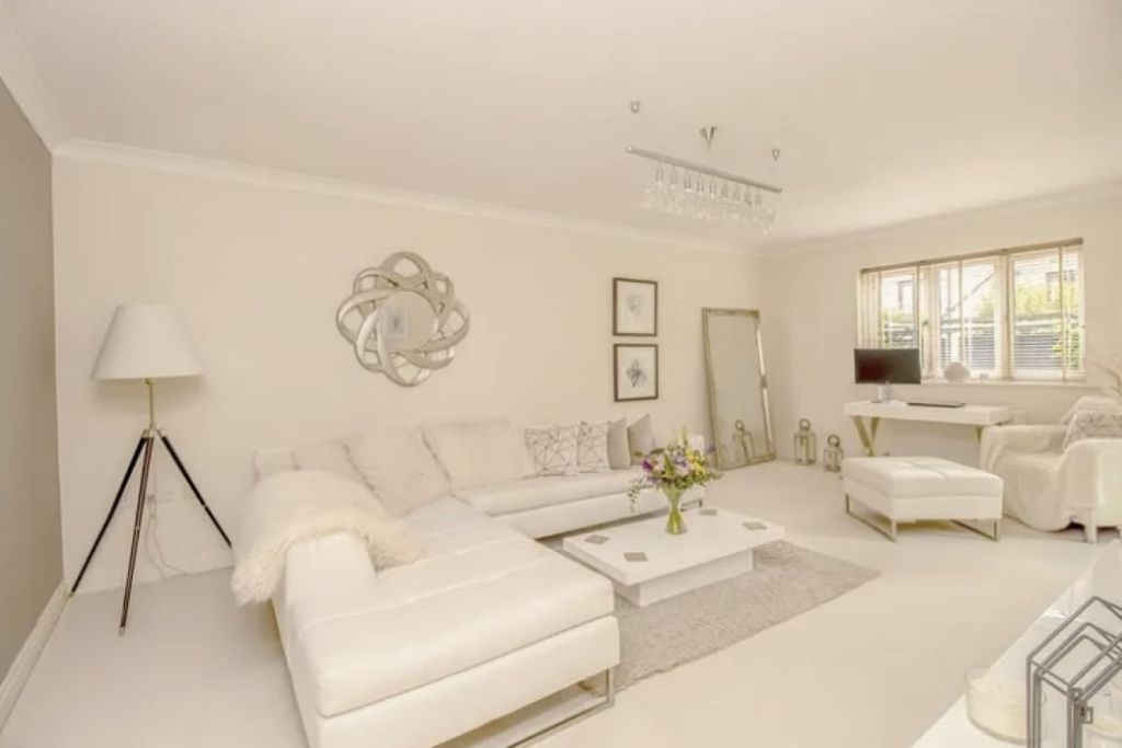 Property photo 3 of 10