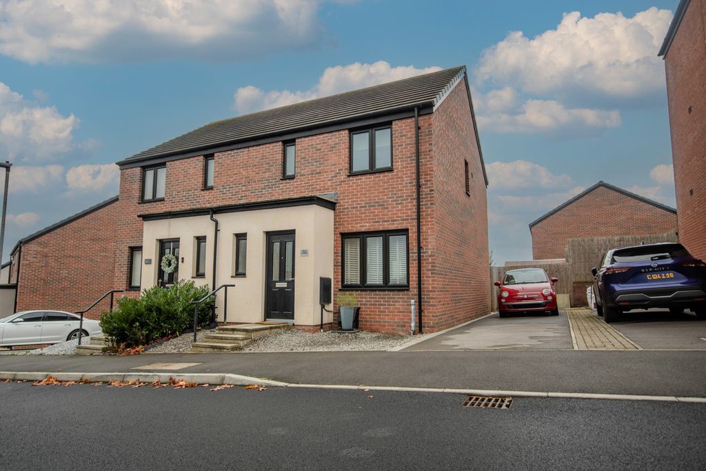 Property photo 1 of 21