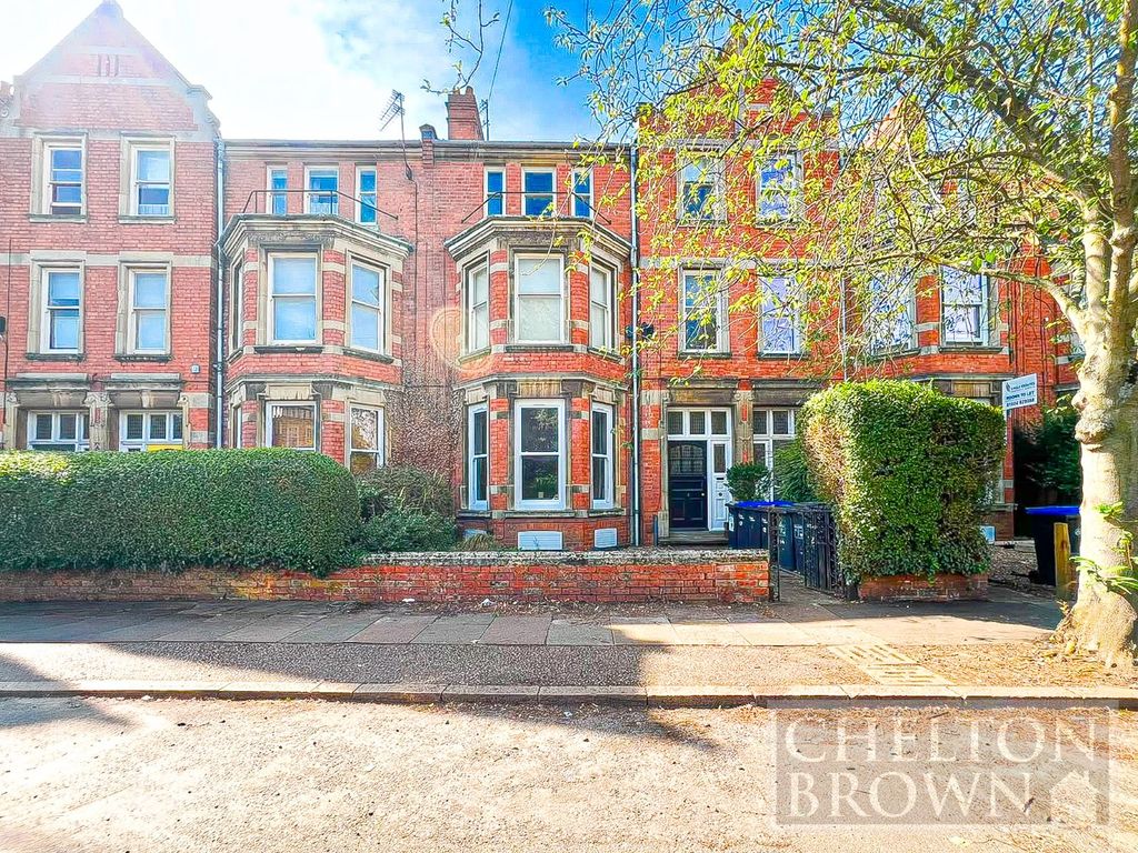 Property photo 1 of 18 External