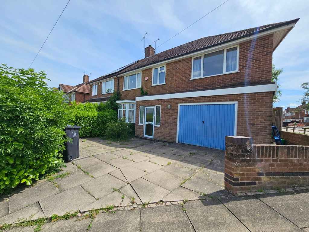 Property photo 2 of 14 Front 2