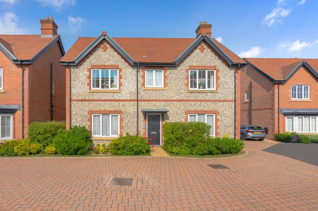 Property photo 1 of 22