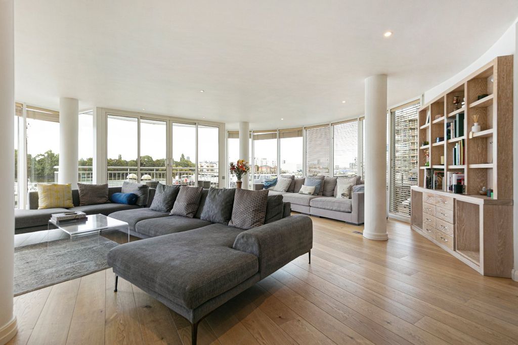 Property photo 1 of 22 Picture No. 08