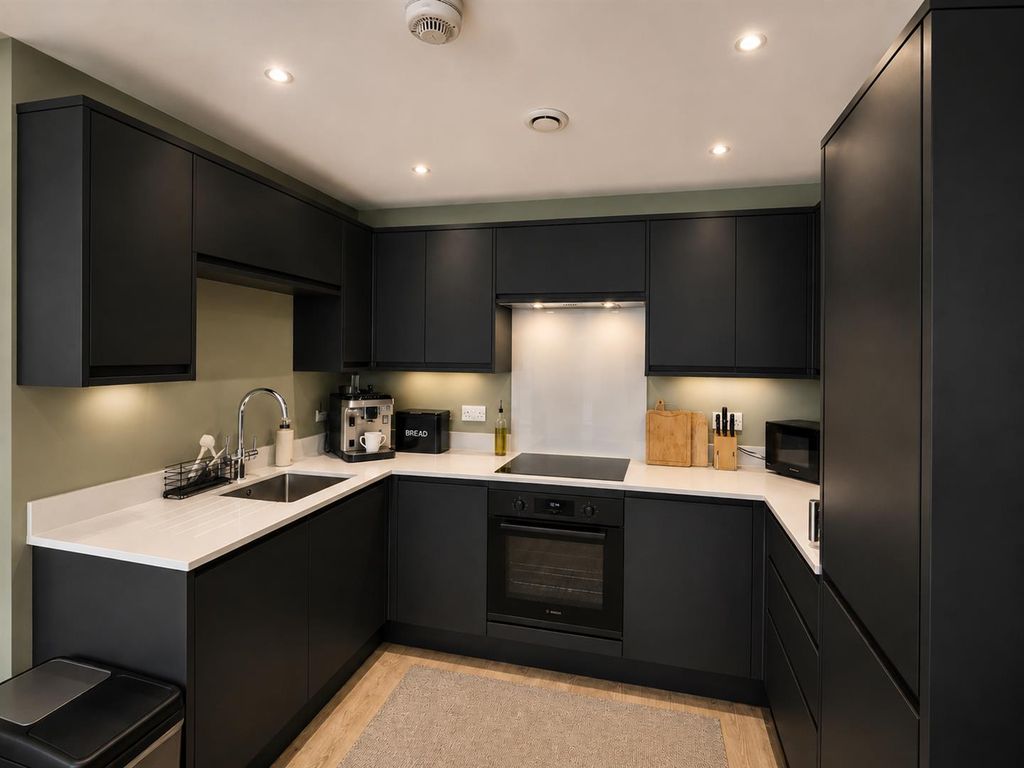 Property photo 2 of 13 5F5c671A-Fa6F-49d8-8E53-93410c7F1035.Png