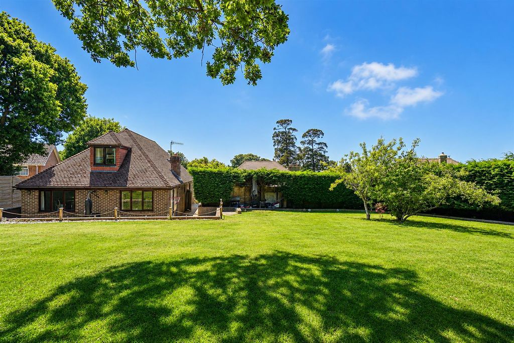 Property photo 3 of 47 A11d9365-1cc1-41Ea-B742-7Be7c1Aaa933.Png