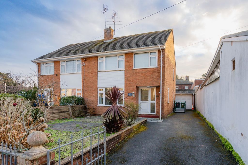 Property photo 1 of 12