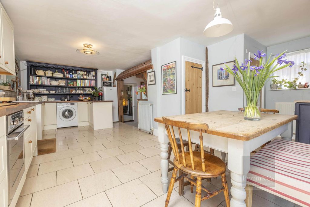 Property photo 3 of 23