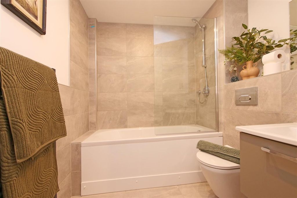 Property photo 2 of 4 P3110356.Jpg