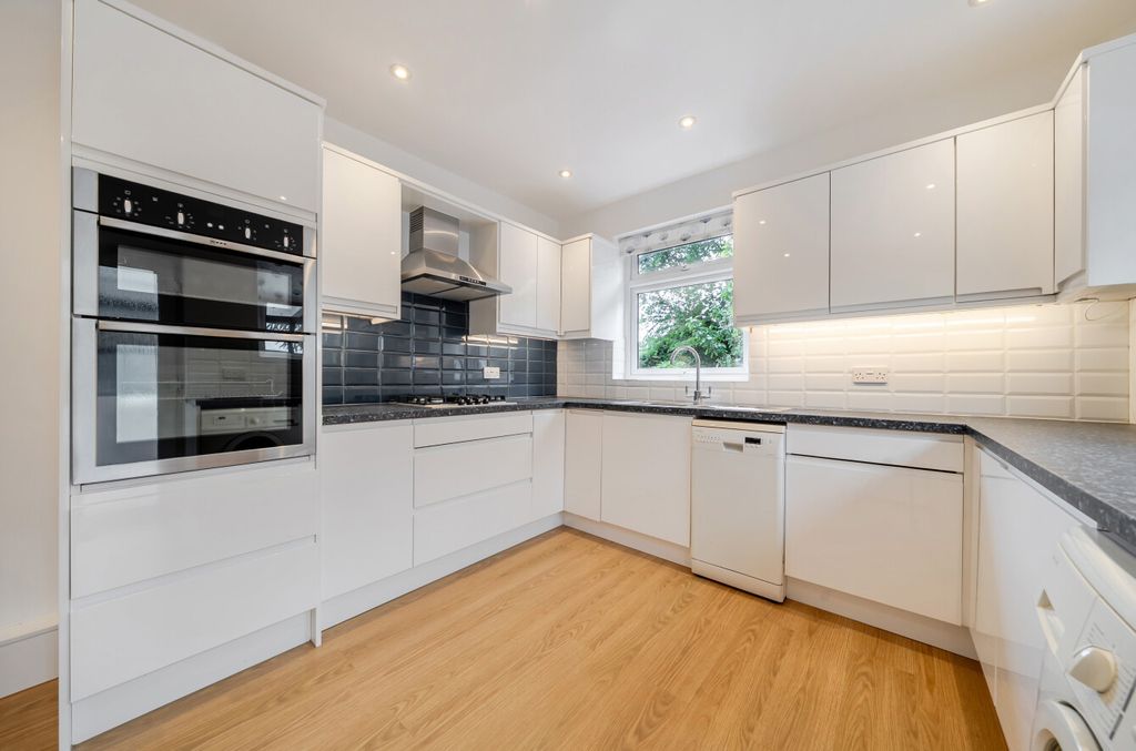 Property photo 3 of 22 1470722-6-6A21Cb6...