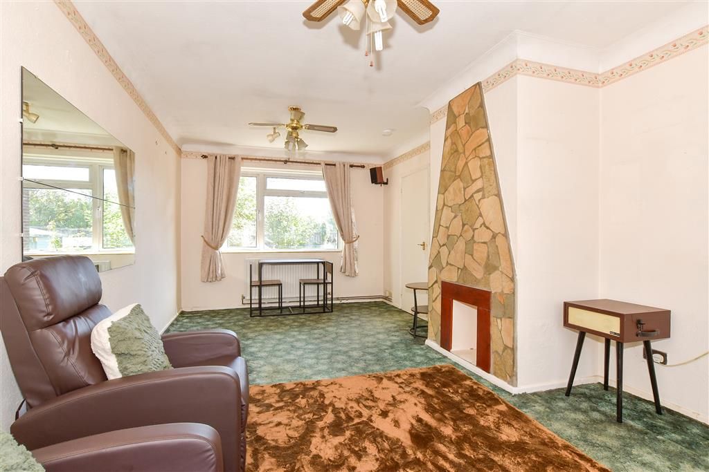 Property photo 3 of 9 Lounge/Diner